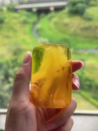 新品制作完成,绝美天然焦皮料蜜蜡山水无事牌#文玩蜜蜡