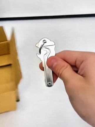 不要用饭店的牙签,下馆子自带牙签啤酒开瓶器,#牙签 #不锈钢牙签 #钥匙扣牙签 #便携式牙签 #超便宜超划算 @DOU+小助手