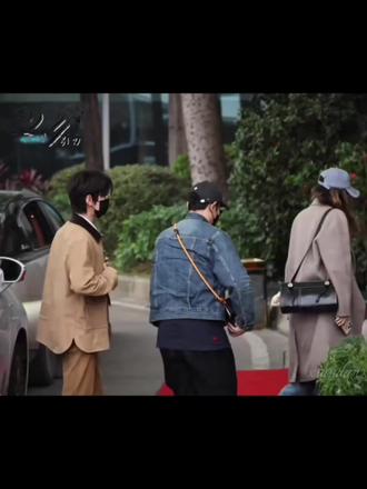 云旗在口罩上贴创可贴?家产哐哐喂饭#云旗 #郝熠然 #上热门