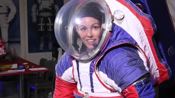 你知道宇航服穿脱需要花多长时间吗#宇航服