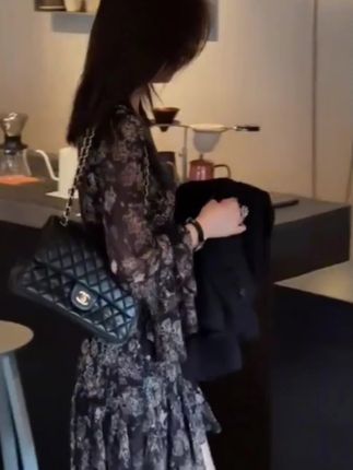 #时髦穿搭 #高级感穿搭 #连衣裙#洋气减龄 #时尚连衣裙