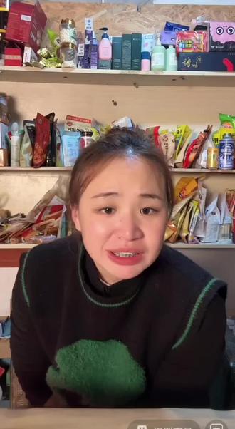 这届网友什么都敢问啊😅,把姐姐都问笑了!#名模静 #名模坤#名模坤直播#名模坤直播切片