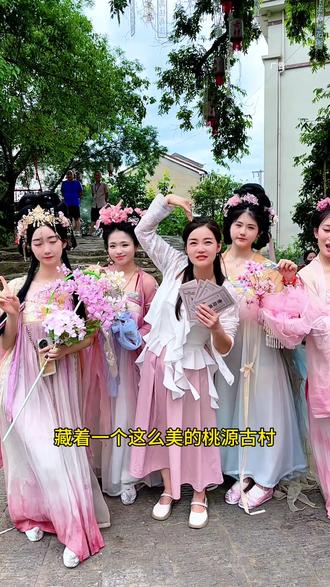 保安的桃子要成熟了 大家可以过来采摘!#古村桃乡采摘节 #采摘采摘啦 #大冶全国旅游日 #周末游玩好去处 #亲子采摘