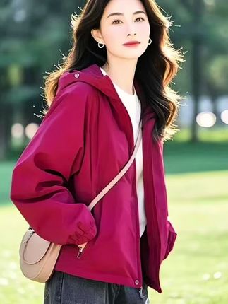 春秋百搭上衣加棉加厚休闲连帽女士时尚宽松长袖韩版短款短外套女#早秋黑白灰穿搭测评 #美搭尽显女神范 #轻松摆脱路人感的韩系穿搭 #冬日穿搭测评 #高级感穿搭