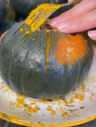 又粉又糯,像板栗一样,吃到嘴里满满的栗子味,好吃的肯定是贝贝南瓜,也可以给孩子做辅食吃#母婴好物 #贝贝南瓜 #粗粮 #板栗南瓜 #优质农产品