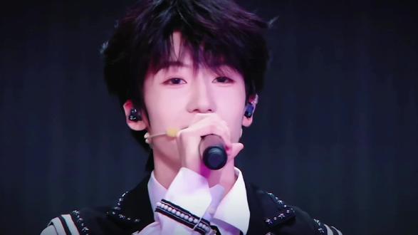 很高兴认识你杨博文!#杨博文#杨博文周扬
#追星女的爱无解 #周扬 @DOU+上热门 @DOU+小助手 (感谢以上出现的应援图,来自🧣和dy因为太多无法一一标明见谅) #小羊晓蒽