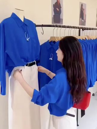 克莱因蓝色衬衫~经典长袖外套~港风春秋季叠穿内搭纯棉衬衣#优雅气质#时尚减龄#超显白显气质#宽松遮肉显瘦#美搭尽显女神范