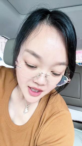 真的不建议大家去买这双德训鞋,买到手之后,你会发现,他就像焊在脚上一样脱不掉#黄色德训鞋 #拉夏贝尔德训鞋 #复古黄色阿甘鞋 #超好看鞋子推荐 #百搭鞋子