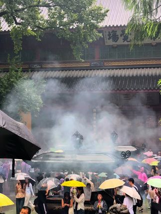 许的愿都实现。#灵隐寺 #祈福 #寺庙 #发财 #文玩手串
