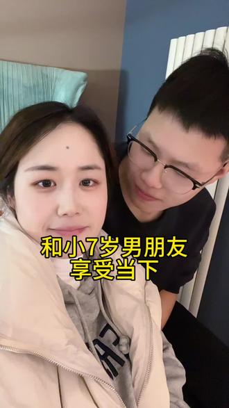 享受当下吧,别整些提前焦虑的事了,任何的两个人想要走的更长久就要共同进步,互相包容与付出,当下两个人是真心的就可以,新鲜感总会过去,但责任和教养不会#姐弟恋 #情感共鸣 #享受当下的快乐 #姐弟恋日常 #恋爱日常