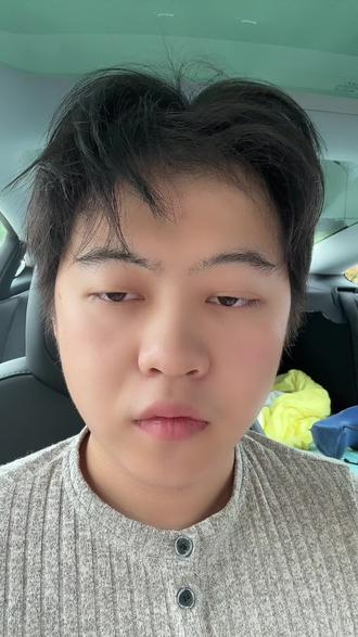 绝大多数交通事故受害者,都栽在了保险公司的和解协议上!
很多人拿到理赔款就草草签字,殊不知协议里不起眼的一句话、一个字眼,直接让你白白亏损上万,后续二次手术、后遗症治疗费全部自费!
深度拆解保险公司和解协议3大隐形陷阱,详解每一条坑人条款的底层套路,附带专属破解方法。教你避开文字圈套,守住自己所有合法赔偿权益!
切记:理赔员催你当场签字、制造焦虑,都是惯用套路。看不懂协议,坚决不签字!!#交通事故 #保险理赔 #和解协议 #理赔避坑 #车祸赔偿