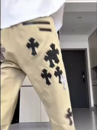 棕色克罗心十字刺绣牛仔裤男款秋季美式高街vibe风痞帅休闲微喇裤 #刺绣牛仔裤 #微喇牛仔裤 #美式牛仔裤 #男女同款
