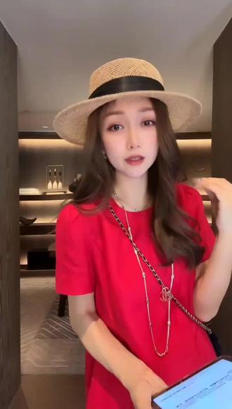 穿上这件很喜庆的衣服去参加升学宴 #轻奢高端红裙子 #