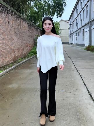 婚后如果两个人没钱,就再难看到对方的优点了,只能看到生活的无奈,总会因为一些鸡皮蒜毛的小事吵架生气,彼此的优点将会在柴米油盐中消耗成零,根本没有心情去欣赏对方的好,因为一个人可以吃苦,但两个人不行,不然会以为苦是对方带来的,所以婚后两个人只有在不缺钱的情况下,才能心平气和的坐下来谈感情,没钱,连坐下来都难#穿搭 #每日分享 #春秋穿搭 #穿搭分享 #强烈推荐