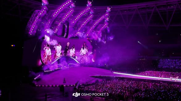 郑州奥体中心汪苏泷明日世界演唱会F2区213看台10排座位视角分享,无遮挡,离舞台很近,夯!!
#演唱会现场live🎤 #郑州奥体中心#演唱会视角 #汪苏泷不分手的恋爱 #live现场