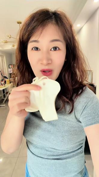 #与辉同行 买的#ELLE桑蚕丝防晒口罩 洗完皱巴巴的?我给大家测试一下#夏天必备的防晒好物推荐 #真实生活分享计划 #电商好看计划 @抖音小助手