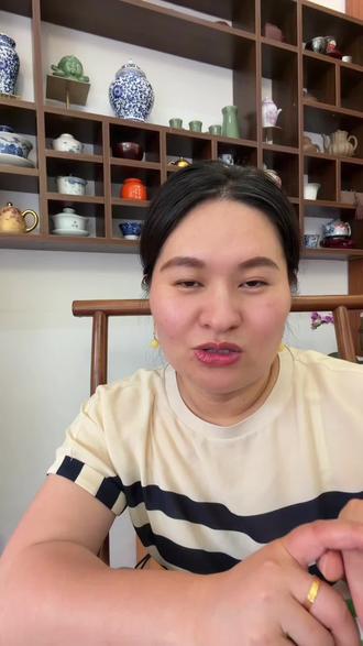 全网刷屏的英伟达创始人黄仁勋,最近一句话颠覆了所有人的认知:AI时代,你纠结学什么专业,根本不重要!