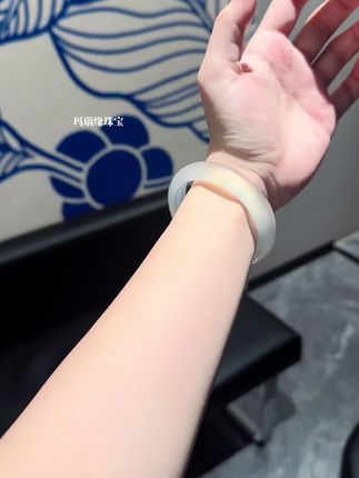 #珠宝首饰 #戴手镯 #玛瑙手镯#香槟金手镯 #时尚好物大赏