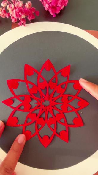 画简单弧线,剪漂亮窗花,快来试试吧#手工剪纸 #剪窗花 #剪纸 #剪纸教程 #窗花剪剪