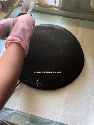 免费试用一贴 不好用 用过的一贴送你了 剩下的邮回去 全额退款有运险 锅底好几年没擦过的建议放两三天再擦 效果更好 适用范围:铁锅~不锈钢锅~陶瓷锅~玻璃锅!注意⚠️铝锅不粘锅涂层锅麦饭石锅不能用 不要弄到锅里面#锅底怎么洗干净 #去除重油污