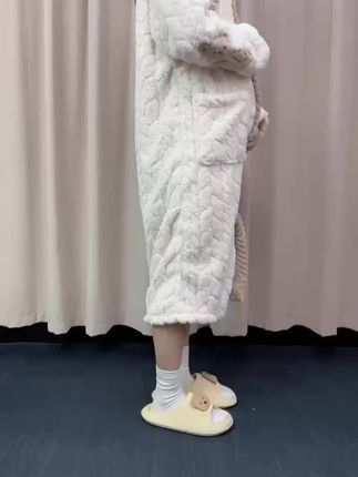 冬季珊瑚绒待产裙中长款加厚保暖,冬天去待产的姐妹们赶紧入手了 #待产包 #待产裙 #孕妇裙