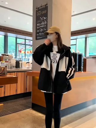 #冲锋衣#休闲外套#遮肉显瘦#时尚穿搭#谁穿谁好看