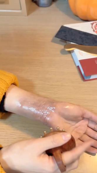 刮出黑痧的真相,神经性皮焱竟然这么毒 #神经性皮炎 #皮炎湿疹 #日常分享 #皮肤问题 #皮炎