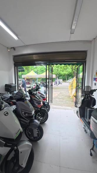 金箭电动车封神750 今天带大家第一视角安装一台#金箭电动车 #峰神750 客户安装72伏41安电池