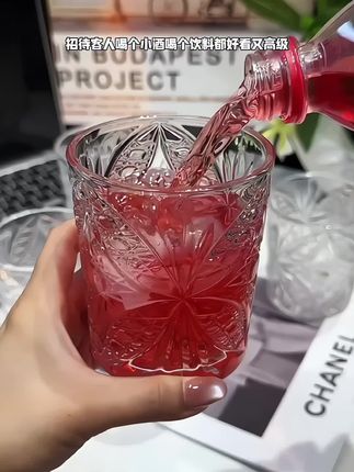 这杯子大小刚刚好啊!喝点啤酒白酒饮料啥的都很不错!加厚无铅玻璃精致又高级!刷到的就赶紧安排上吧!#杯子#杯子控 #玻璃 #玻璃杯 #酒具