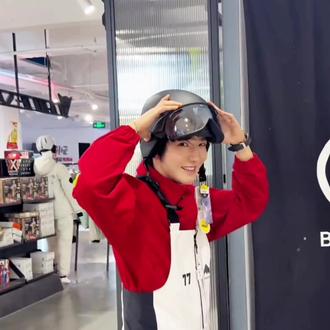 #郝熠然 郝熠然滑雪纯享版!!!#滑雪 #一秒进入雪场