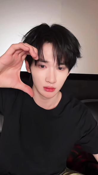 直播最在意的是...
#余宇涵