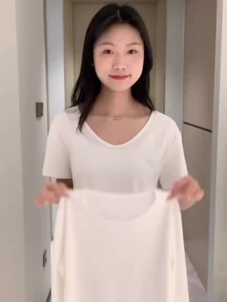 2025年春季新款正肩圆领长袖上衣女款提花肌理感刺绣设计感T恤衫