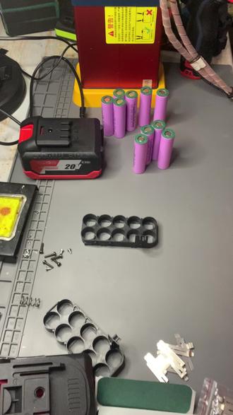 组装一块牧田21V款10节4.0Ah电池#电动工具电池 #锂电池组装 #锂电池维修