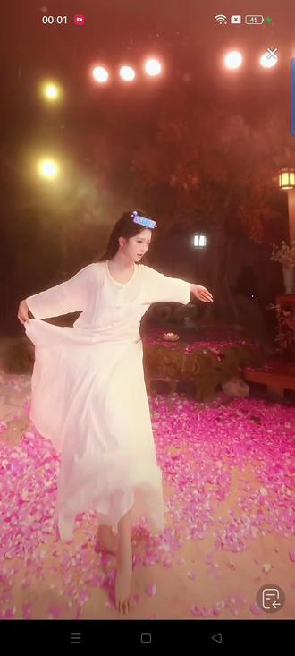 「桃花开落几度,执念轮回如故;一诺系半生,相思渡千古。」
《桃花诺》舞蹈完整版
演唱:G.E.M邓紫棋
舞蹈:千娇四月@四月·千娇🌙
舞团:千娇芳华@千娇·芳华
#千娇芳华 #千娇四月 #桃花诺 #桃花诺舞蹈 #桃花诺邓紫棋