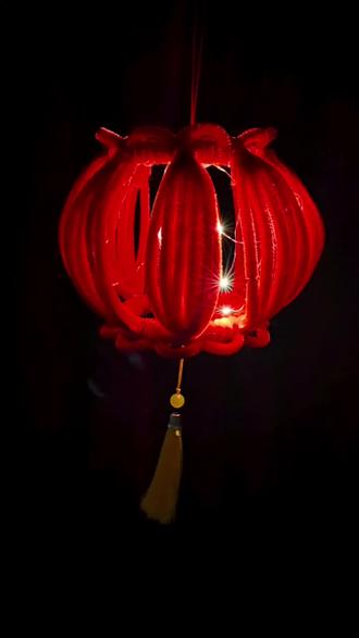 扭扭棒红灯笼DIY,这波年味赢麻了#扭扭棒手工#新年手工#亲子手工#年味手工@青桔造趣屋👶