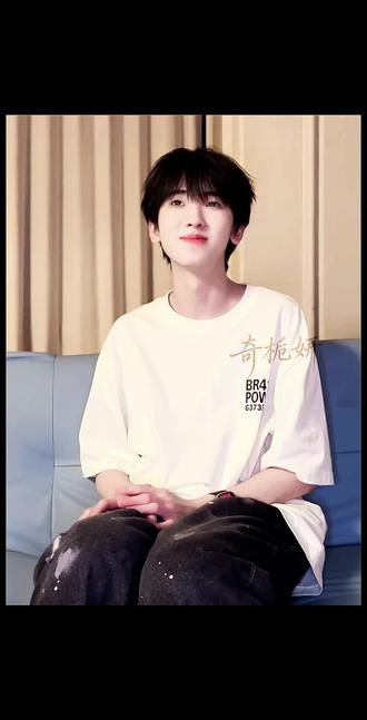 左奇函 我问你面对40亿黑屏 你怕不怕?#左奇函#奇栀妍