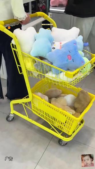 快快快,全国连锁的趣玩猩球开到章丘了,新店开业推出,29.9元500币,99.9元1500币,不仅价格实惠而且环境好,正版娃娃好看又好抓,主打不让客户空手离开,店内提供摆娃娃服务,让小白也有好体验,趁优惠快囤#假期亲子时光 #周末去哪玩#抓娃娃 #强烈推荐 #好店推荐