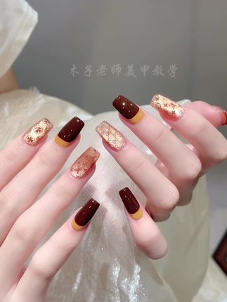 简单快捷做出高级款大牌美甲 #美甲💅🏻 #大牌美甲款式 #大牌美甲 #高级款美甲款式