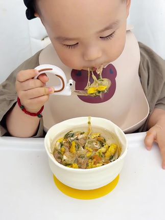 布比熊宝宝辅食碗儿童自主进食云朵蛋花碗一体式大吸力硅胶吸盘碗  #宝宝爱吃#宝宝辅食碗#儿童辅食碗#硅胶碗#硅胶吸盘碗