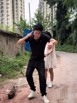 街溜子日常 只是个脑阔痛😂#搞笑视频