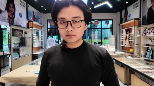 标价1w的镜片是什么样的?一副眼镜解决近视+老花的问题! #蔡司智锐亚洲版渐进 #渐进片 #近视老花一副搞定 #蔡司智锐