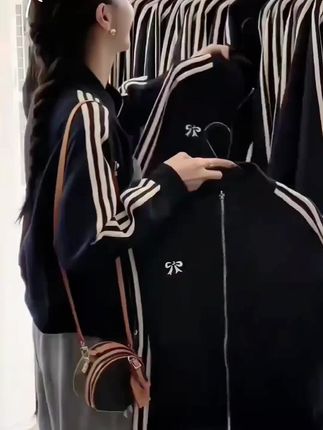#2025爆款短款三条杠薄款棒球服外套#时尚美式运动上衣#时尚穿搭
