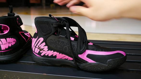 高帮绑带是真有料还是说是纯花瓶,270斤男高穿给你看!#球鞋测评 #SPO #game1 #抖音球鞋测评 #创作者扶持计划