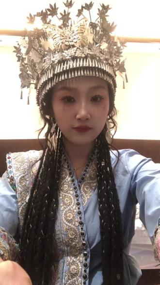 来到云南最想拍的是大乐鲜果阿双上班的一天#大乐鲜果 #情绪稳定的阿双 第一次模仿好紧张 紧张到还有俩水果没拍#搞笑