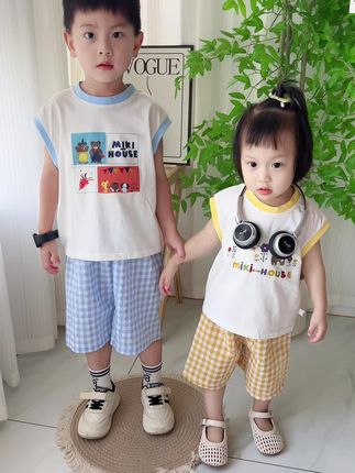 亲爱的儿子女儿 我时常看着你们想,我怎么会有这么可爱的孩子,简直是我生活里的光 因为爱你们 我也很幸福,#儿女双全此生足矣 #纯棉套装 #潮流穿搭  #萌娃穿搭