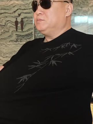 秋季百搭针织短袖打底衫,300斤胖男生都可以穿,时尚百搭,减龄不挑人,面料柔软亲肤弹力大,修身显瘦,单穿或者做打底皆可#大码男装 #短袖t恤 #男生穿搭 #胖男生@DOU+小助手