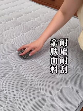躺在我们的床垫上,感受身体被轻柔托起的感觉。让每一个晚上都成为您放松身心的时刻#源头工厂#椰棕床垫#黄麻床垫