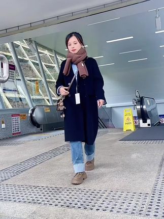 人间朝暮,叶落成秋,心存安暖,不惧凉寒,花开又落,风盈又止,春去秋来,一切都是最好的安排!