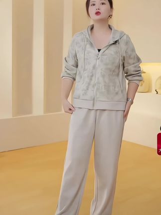 【运动套装】减龄时尚妈妈秋装秋季减龄中老年女装外套小个子运动服#休闲运动套装 #减龄时尚 #秋季穿搭 #中老年女装 #品质女装