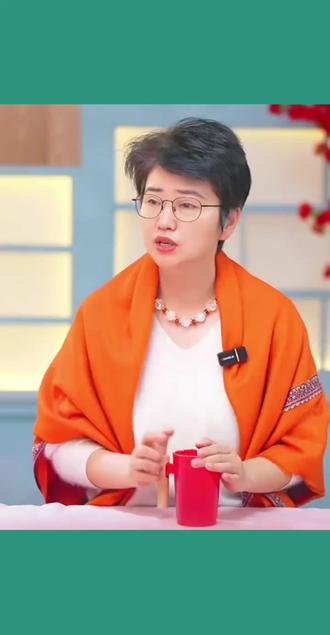 五种玩法,全家欢的互动玩具 让孩子在家有事可做,促进亲子关系的同时,锻炼孩子的动手能力,专注力。
#冰壶 #亲子时光 #六一儿童节礼物 #全家总动员 #推荐好书的张丹丹